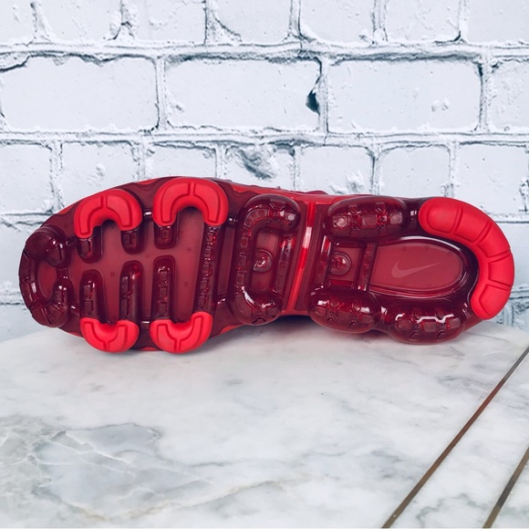 Nike Air Vapormax Plus Men’s Triple Red Running Sneakers Size 11 - CW6973-600 - Picture 7 of 11